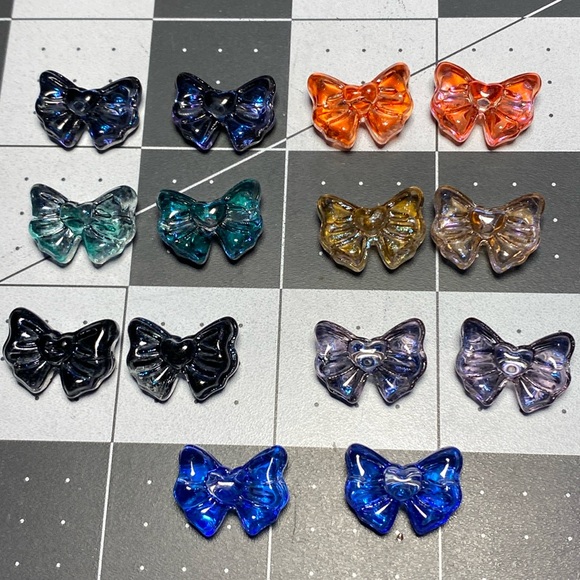 Glass Bow (7 pairs - 14 beads) - Picture 1 of 2